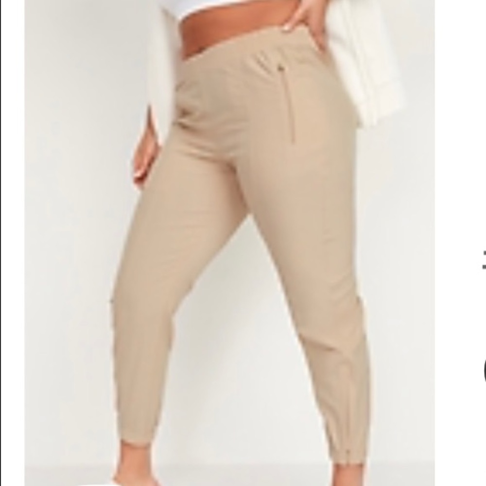 NWT Joggers (stretchy)